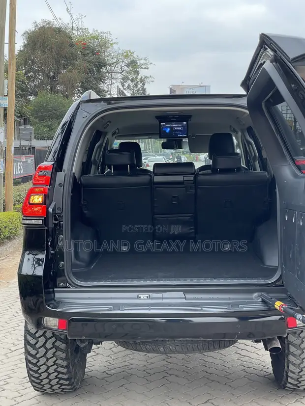 Toyota Land Cruiser Prado 2.7 2020 Nyeusi - 1