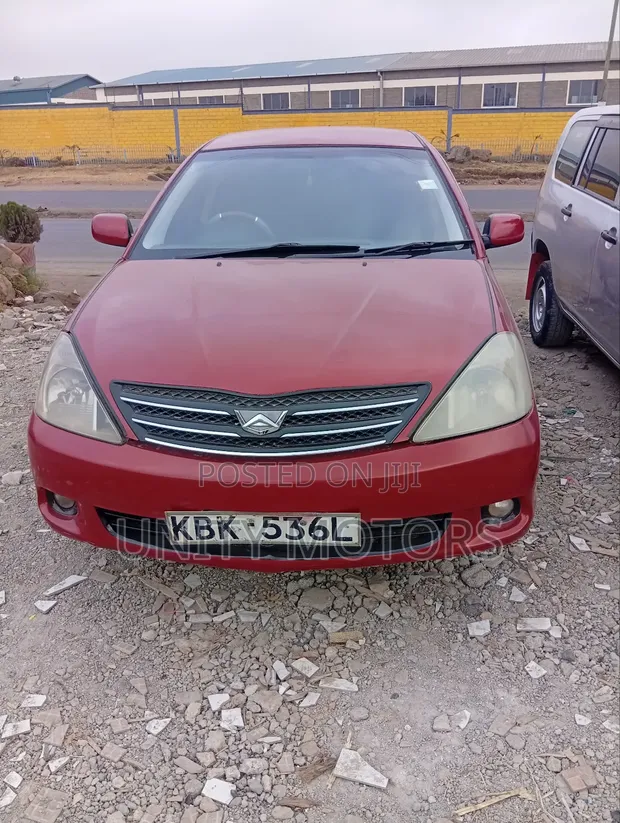 Toyota Platz 2003 Nyekundu - 1