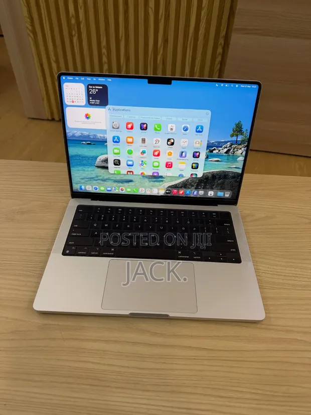 Apple MacBook Pro 2023 M3 14" 16GB RAM 1TB SSD - 1