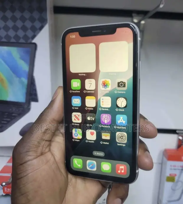 Apple iPhone XR 128GB Nyeupe - 1
