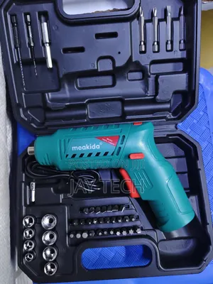 Makita 4.8V Cordless Rechargeable Screwdriver Drill Bit Tool Set