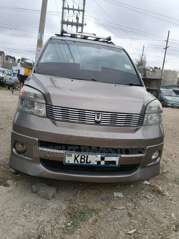 Toyota Voxy 2008 - 1