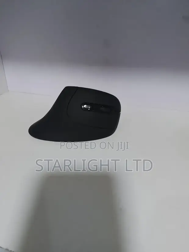 Minimalist Black Vertical Mouse (Left/Right-Handed) - 1