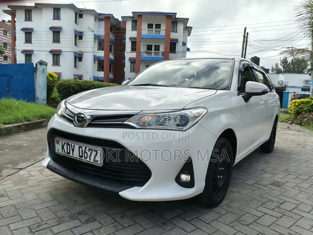 Toyota Corolla Fielder 1.5 Petrol AWD 2019 White - 1