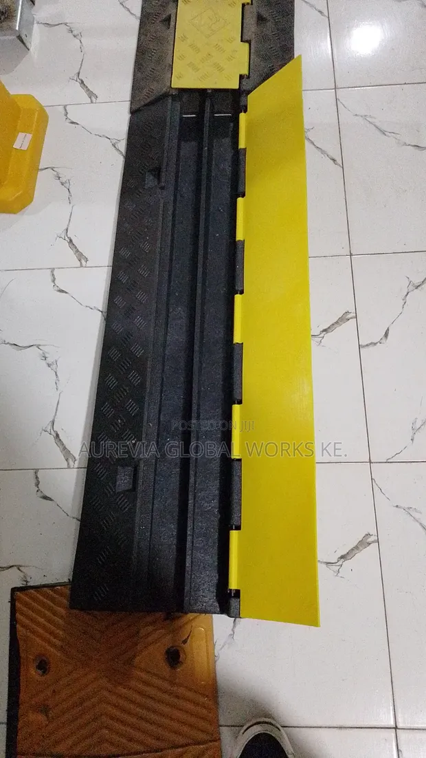 Outdoor Cable Protector - Industrial Rubber - 1