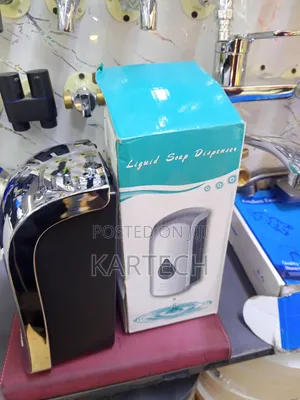 Kituo cha Kusambaza Sabuni ya Kioevu cha Fedha – Chenye Kuwekwa Ukutani