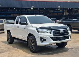 Toyota Hilux Revo Smart Cab Diesel 2.4 RWD 2019 Nyeupe