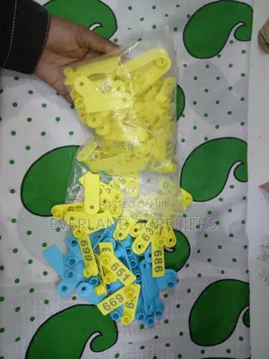 Ear Tags - Pakiti 100 Chaguo la Rangi Maalum