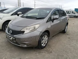 Nissan Note 2014 Kijivu