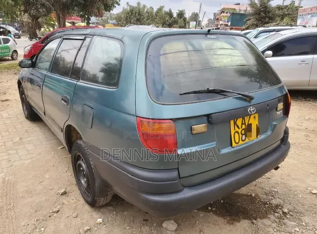 Toyota Caldina 2000 - 1