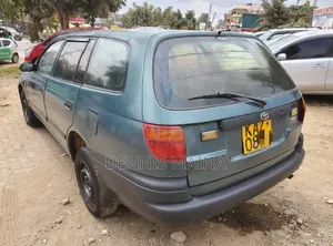 Toyota Caldina 2000