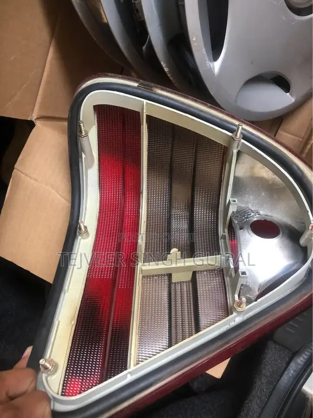 Kioo cha Taillight cha Mercedes W202 - Kulia Nyuma - 1