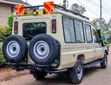 Toyota Land Cruiser 2017 Beige - 3
