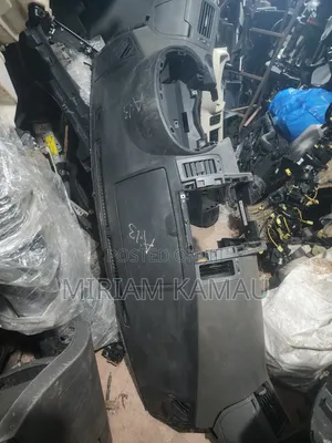 Dashboard ya Nissan T31 X-Trail
