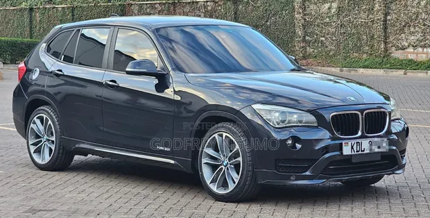 BMW X1 xDrive28i AWD 2016 Black - 1