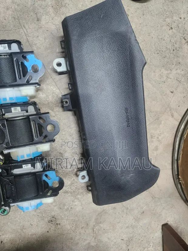 Airbags za Magoti Toyota Hilux Revo Gun125 (Zilitoka Japan) - 1