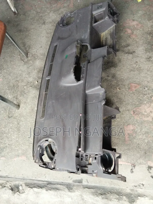 Dashboard ya Toyota Porte 2015 - 1