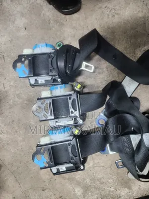 Toyota Hilux Revo Seatbelts