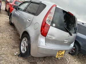 Mitsubishi Colt 2010 Nyeusi