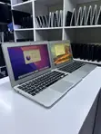 Apple MacBook Air 11-inch (2015) - Core i5, 8GB RAM, 128GB SSD - 4