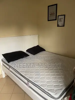 Preowned 5x6 Bed Frame - White