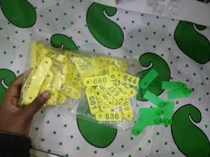 Ear Tags - Farm Record Linkage (100 Pieces)