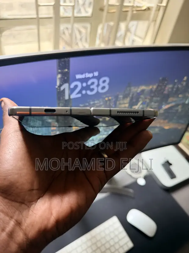 Samsung Galaxy Z Fold4 256GB Gray - 1