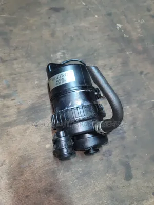Toyota Hilux Power Steering Pump (Used)