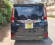 Toyota Noah 2015 Nyeusi - 3