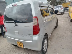 Suzuki Wagon R 2014 Nyeupe