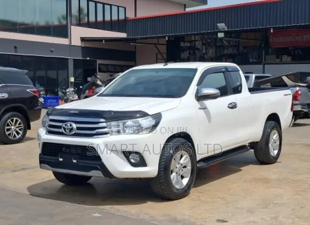 Toyota Hilux Revo Smart Cab Diesel 2.4 RWD 2019 - 1