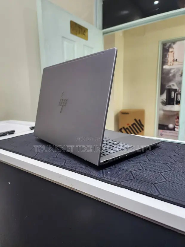 HP ZBook 14 G8 Intel Core Ultra 7 32GB RAM 1TB SSD - 1