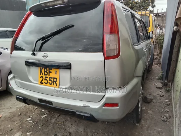 Nissan X-Trail 2006 Silver - 1