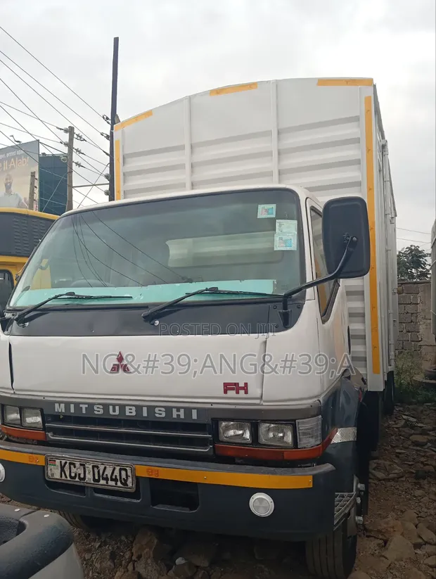 Mitsubishi FH Lorry 2016 White - 1