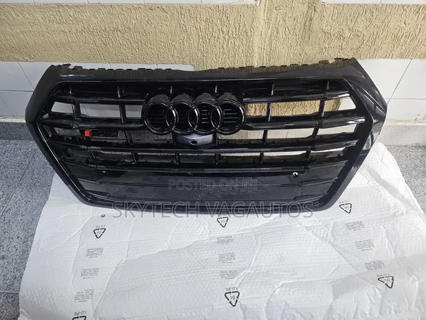Audi Q5 2018 Grill ya Bampa ya Mbele na Sensor ya Rada - 1