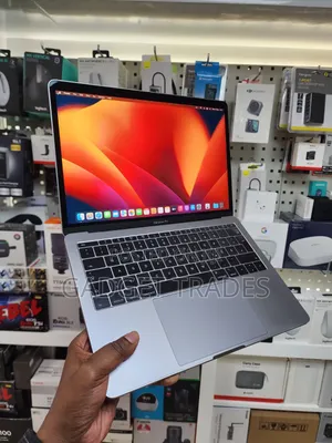 Apple MacBook Pro 2017 13" 16GB RAM, 256GB SSD