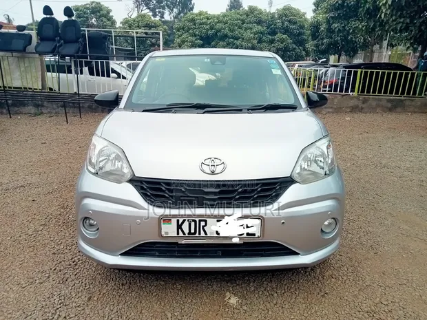 Toyota Passo 2017 Silver - 1