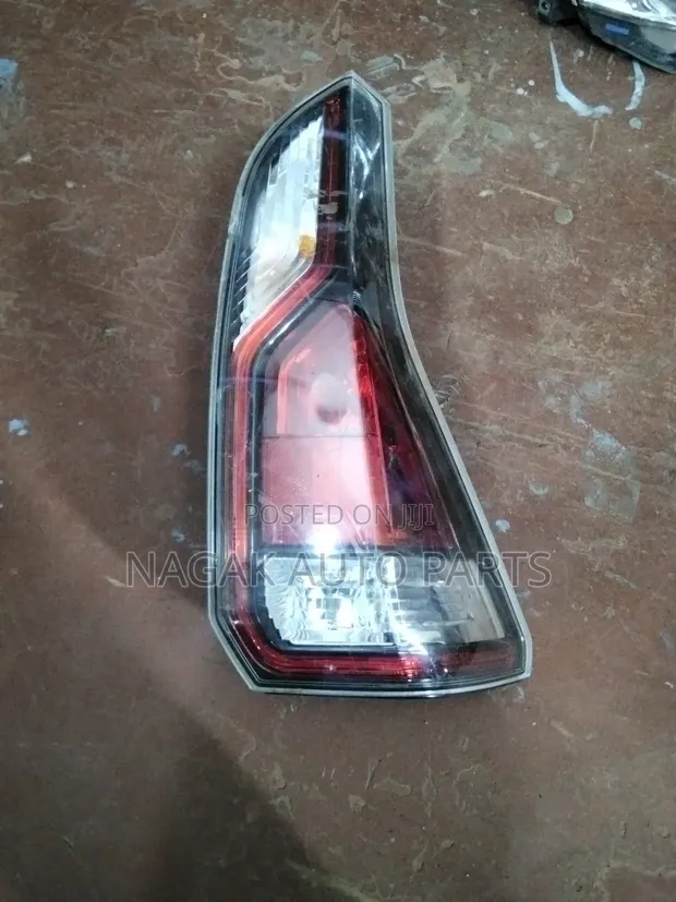 Nissan Serena 2015 Taillight - I tumika - 1