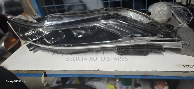 Toyota Harrier Headlight (Used) - 1
