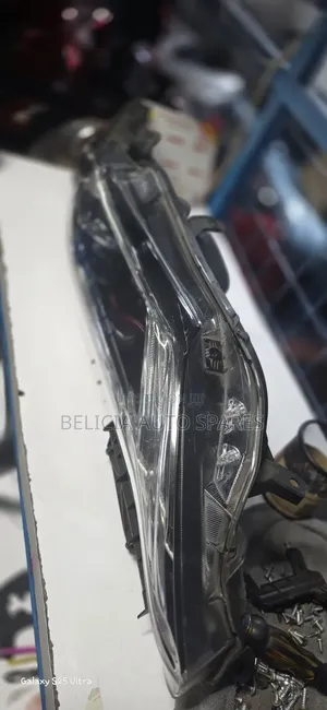 Toyota Harrier Headlight (Used)