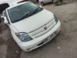 Toyota IST 2004 Nyeupe - 1