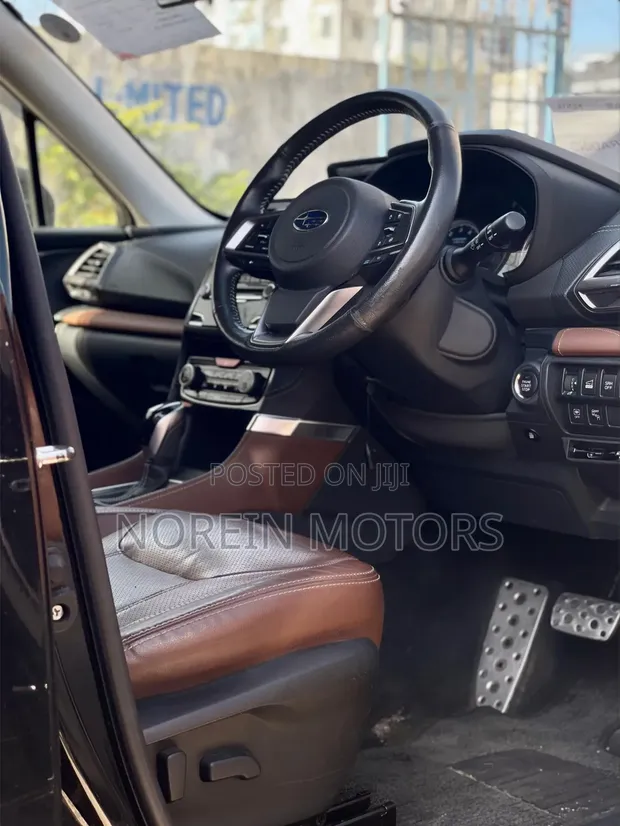 Subaru Forester 2019 Nyeusi - 1