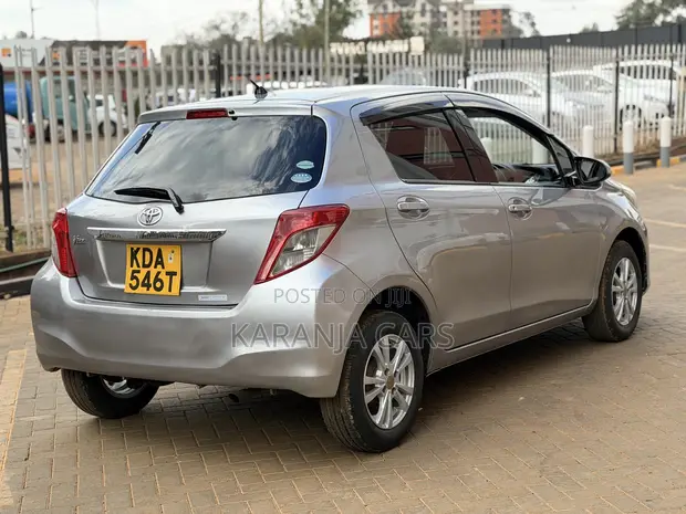 Toyota Vitz 1.3 FWD 5dr Hatchback 2013 - 1