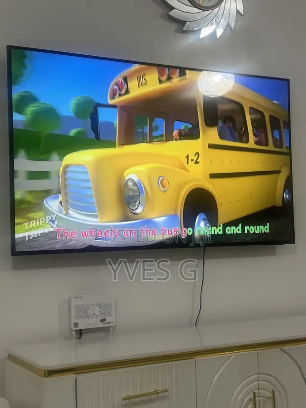 Samsung 55' QLED TV - 1