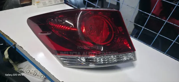 Toyota Crown Athlete 2015 Taillight - 1