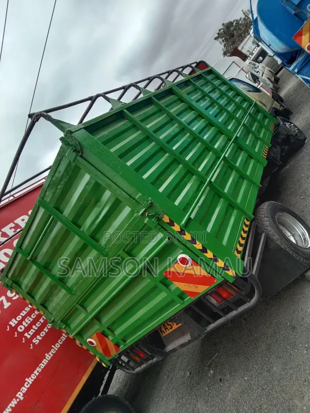 Truk Mitsubishi Canter - 1