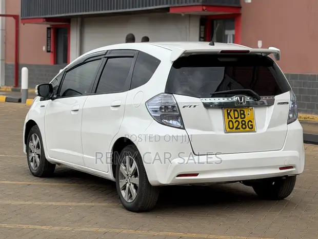 Honda Fit 2013 Hybrid - 1