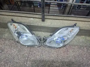 Toyota Vitz 2005 Headlights za Kawaida