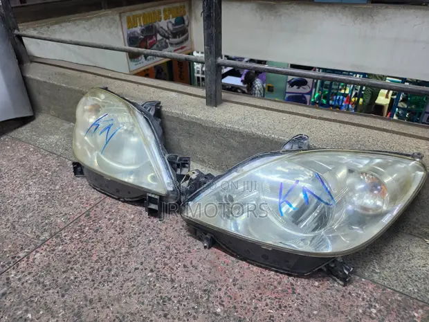 Mazda Demio 2002-2005 Headlights za Kawaida - 1