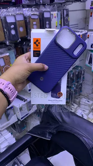 Spigen Enzo MagFit Carbon Case for iPhone 17 Pro Max